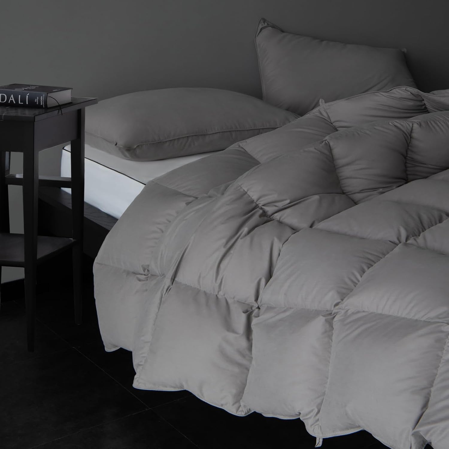 615yWrT2L._AC_SL1500_.jpg Luxury Gray Feathers Down Fiber Comforter Twin Size - Down Fiber Duvet Core for All Seasons - Soft and Medium Warmth Duvet Insert - Fluffy and Cozy,Twin (68 X 90”) - Image 1