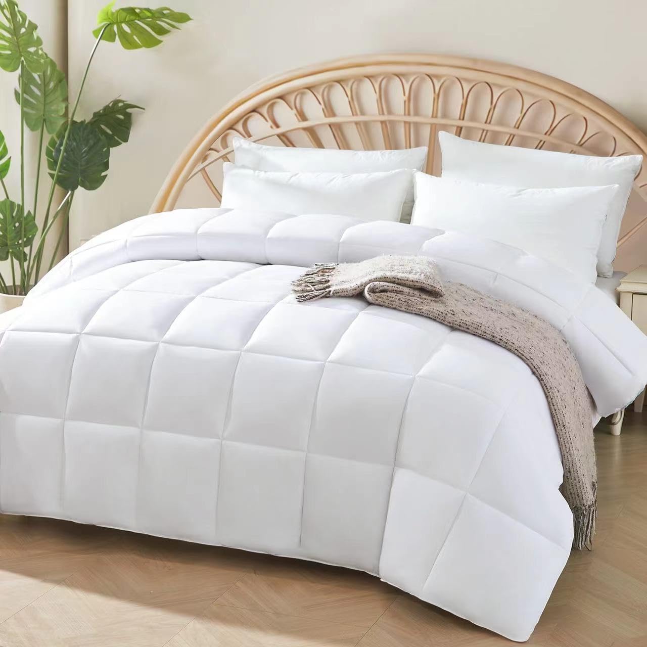 61kfjgbSkdL._AC_SL1280_.jpg 100% Viscose Made from Bamboo Comforter for Hot Sleepers- Breathable Cooling Silky Soft Duvet Insert King Size-with 8 Corner Tabs- All Season Comforter (102x90 Inches, White) - Image 1