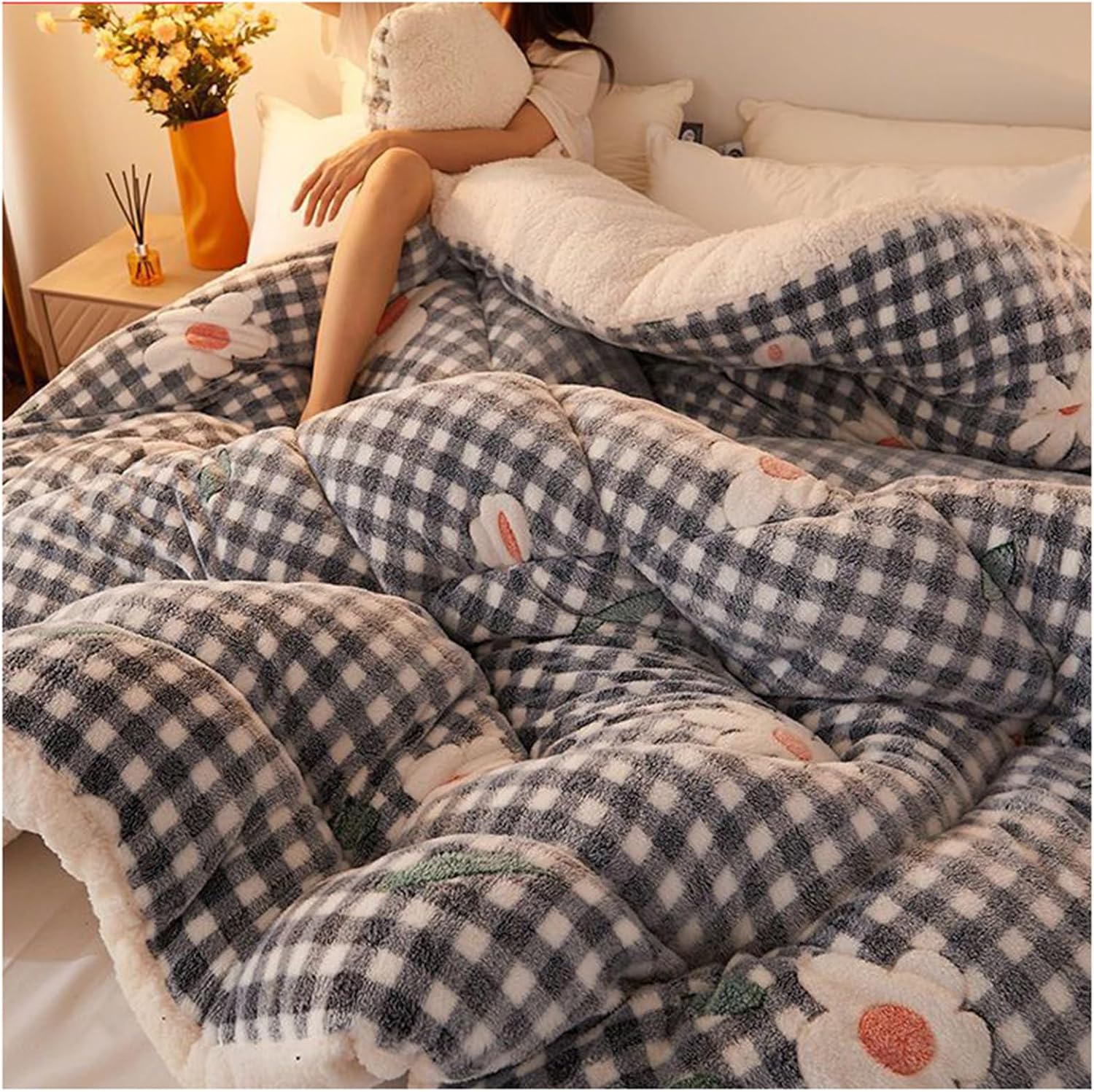 81CW-C8QBiL._AC_SL1500_-1.jpg Winter Thickened Double-Sided Fleece Quilt, Warm Plush Comforter Core, Thick Warm Lamb Fleece Blanket, Winter Soft Fluffy Comfortable Duvet, for Cold Weather,L,110x150cm(1.5kg) - Image 1