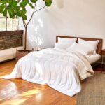 Comforter - Soft 100% Eucalyptus Lyocell, Cooling, White Lightweight Summer Duvet Insert with Corner Tabs (Twin/)